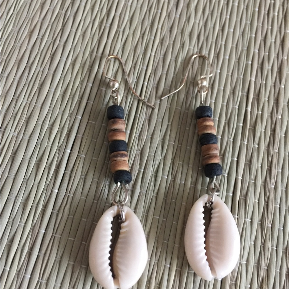 Cowrie Shell Earring - Picture 2 of 2